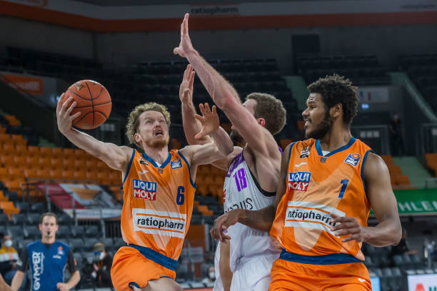 比赛中面临 比赛中面临