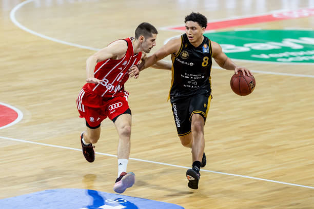 勇士队的顽 勇士队的顽