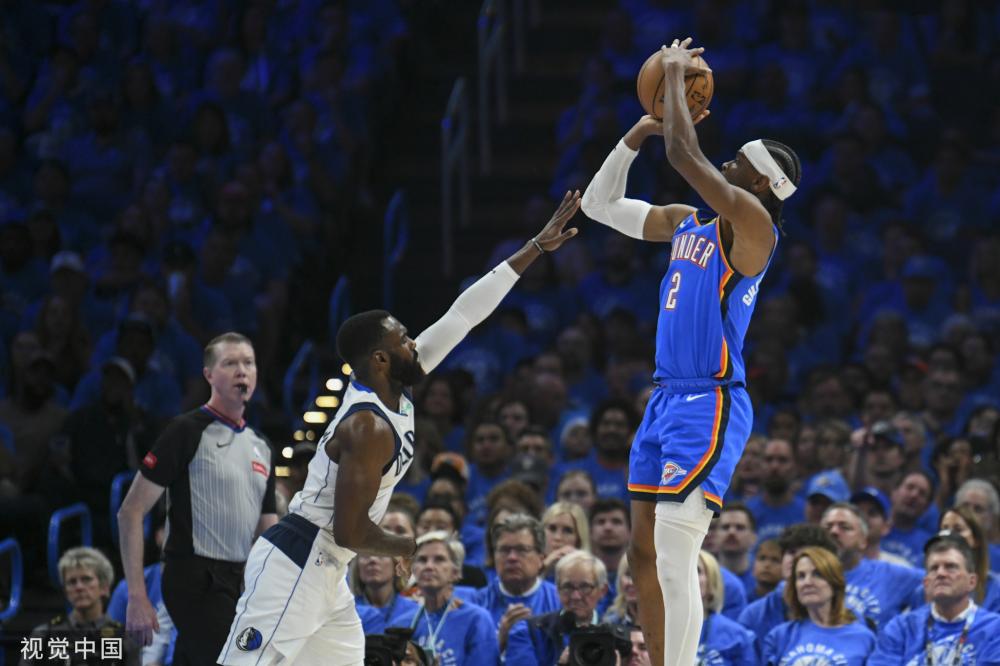 随着滑板运 随着滑板运