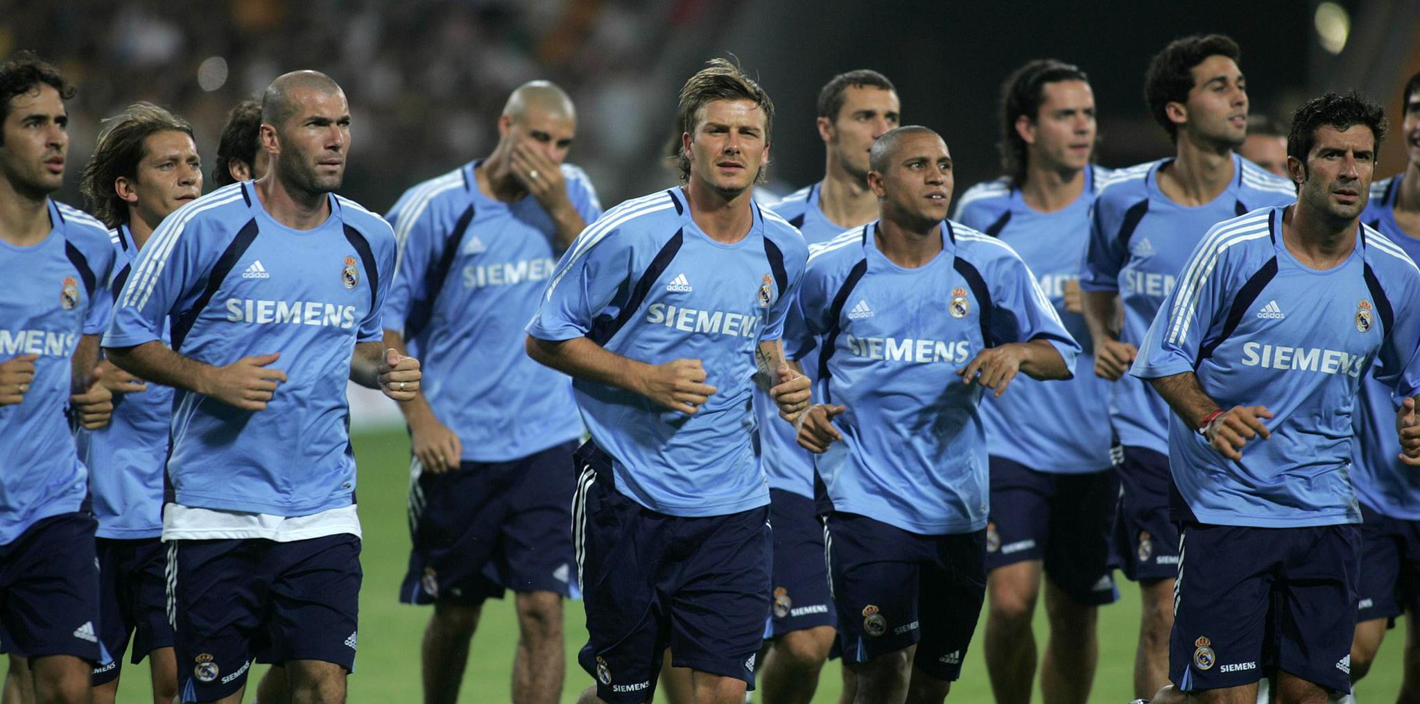 殷切期盼他 殷切期盼他